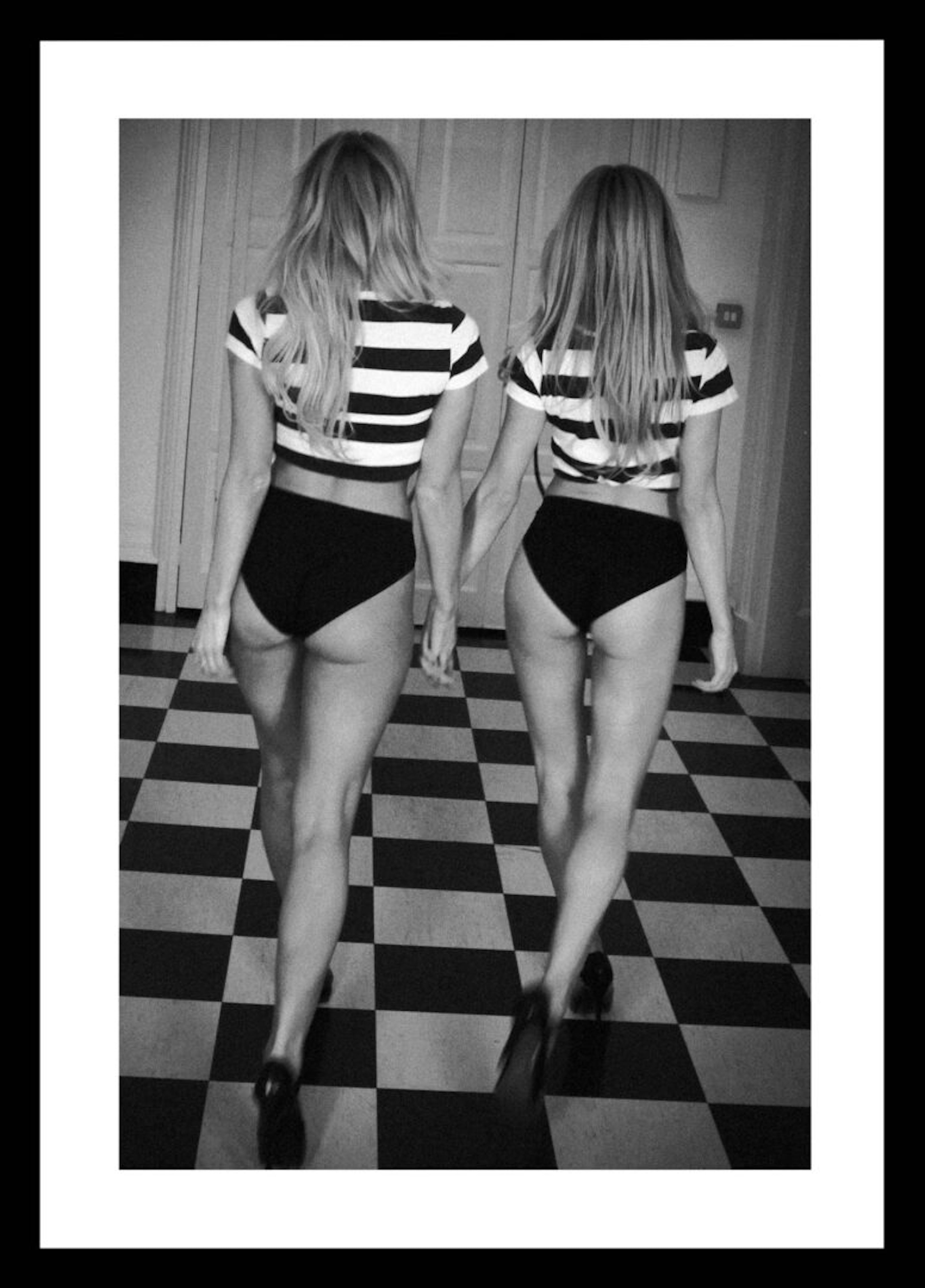 Tweedle Dancers