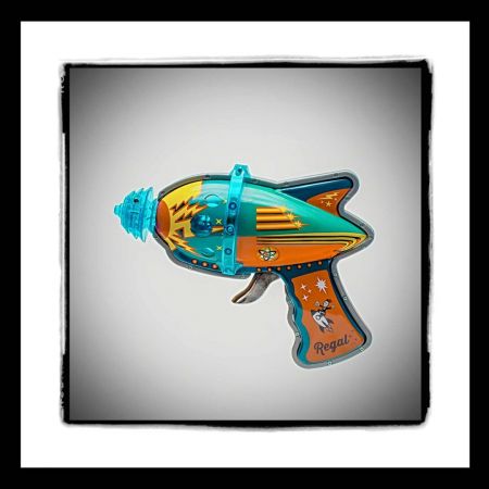 Click Here To Enlarge This Photo Of Vintage Ray Gun